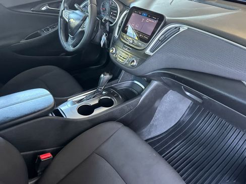 Used 2019 Chevrolet Malibu LT w/ Driver Confidence Package FWD image 16