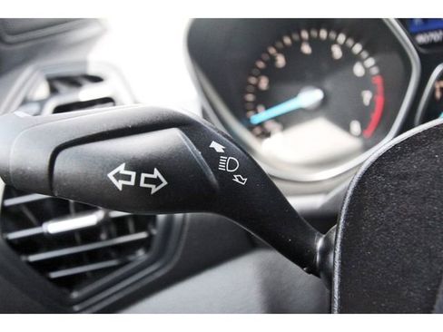 Certified 2019 Ford Escape SE image 16