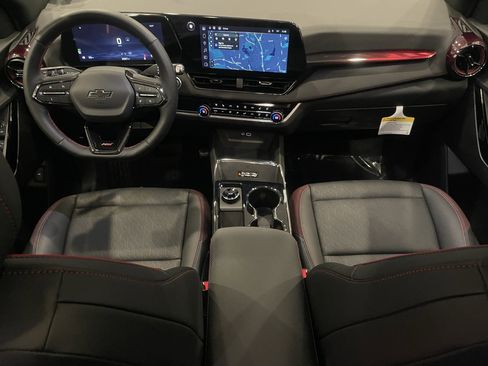 Used 2025 Chevrolet Equinox RS w/ Safety and Technology Package image 17