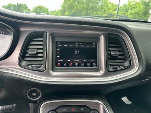 Used 2019 Dodge Challenger SXT w/ Driver Convenience Group AWD/4WD image 8