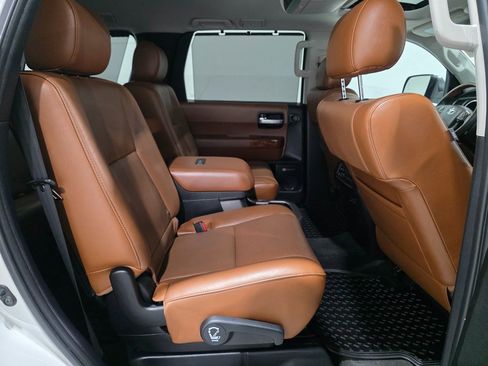 Used 2018 Toyota Sequoia Platinum image 27