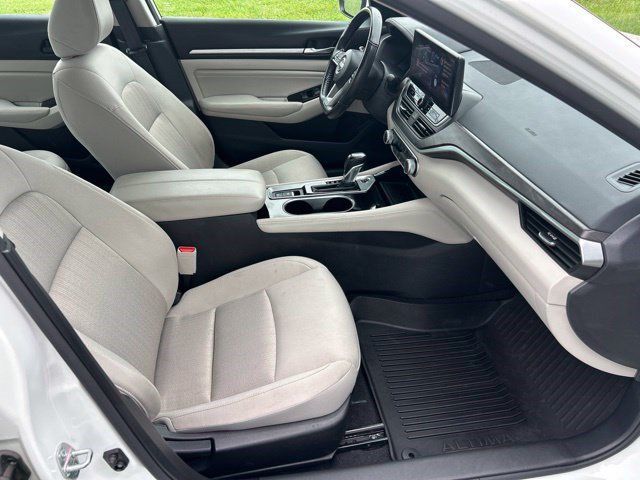 Used 2023 Nissan Altima 2.5 SV w/ SV Premium Package FWD image 49