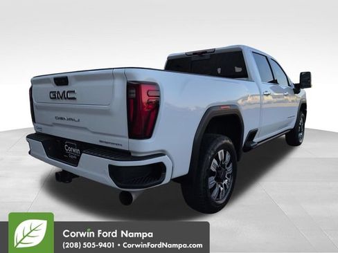 Used 2025 GMC Sierra 3500 Denali AWD/4WD image 3