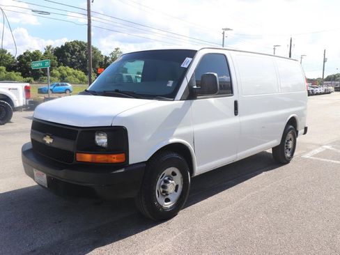 Used 2014 Chevrolet Express 3500 RWD image 3