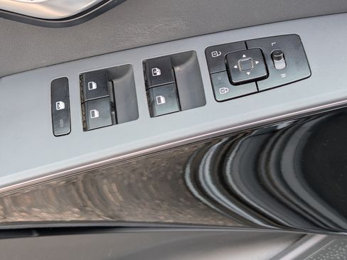 Certified 2023 Kia Niro Wind FWD image 19