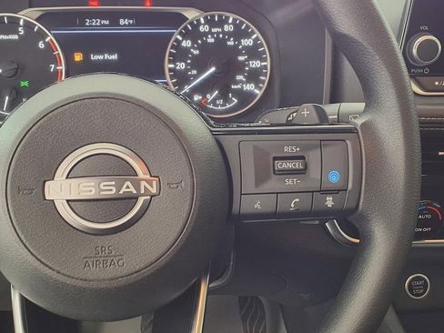 Used 2022 Nissan Rogue SV FWD image 13