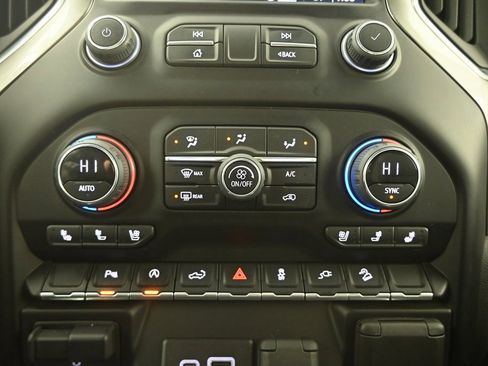 Used 2022 Chevrolet Silverado 1500 LTZ image 31