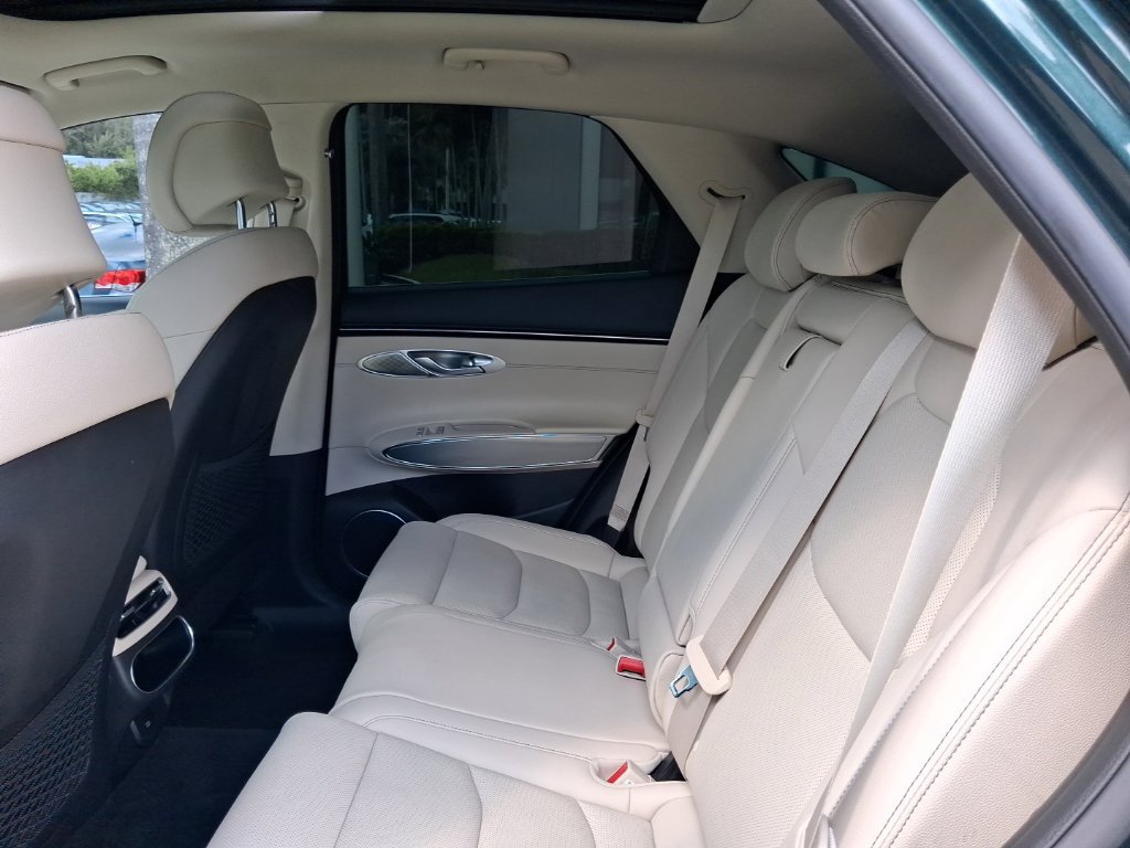 Used 2022 Genesis GV70 2.5T w/ Select Package AWD/4WD image 8