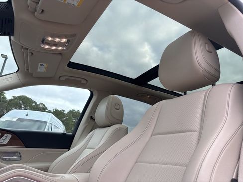 Used 2022 Mercedes-Benz GLE 350 4MATIC w/ Premium Package image 49