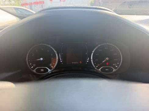 Used 2017 Jeep Renegade Altitude FWD image 31