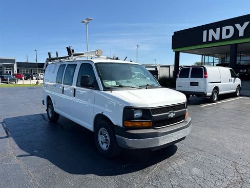 Used 2014 Chevrolet Express 2500 RWD image 2