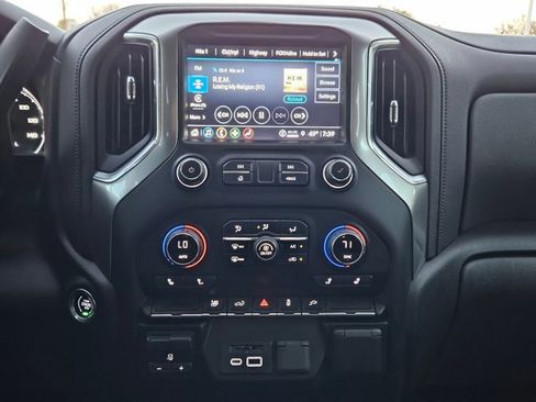 Used 2022 Chevrolet Silverado 2500 LT w/ Convenience Package image 13