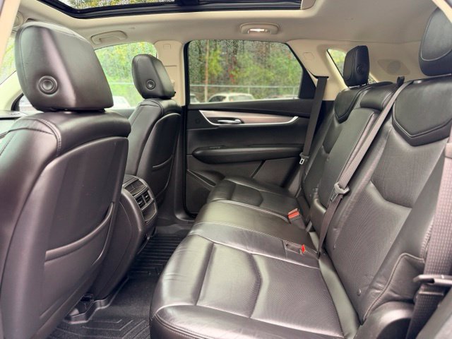 Used 2017 Cadillac XT5 Luxury w/ Driver Awareness Package AWD/4WD image 24