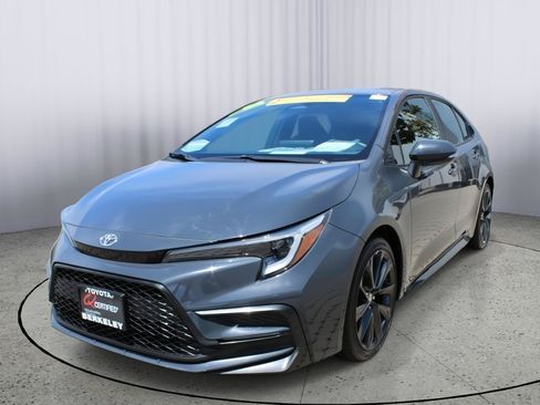 Used 2024 Toyota Corolla SE w/ SE Premium Package FWD image 4