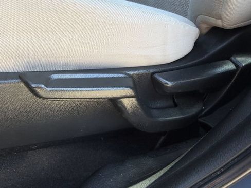 Used 2017 Honda HR-V LX image 22