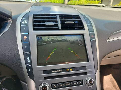 Used 2018 Lincoln MKZ Premiere FWD image 26