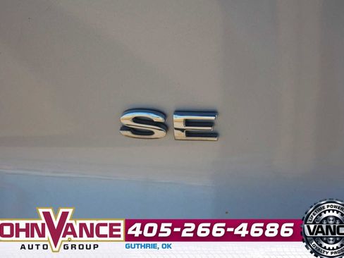Used 2021 Ford EcoSport SE w/ SE Convenience Package image 9