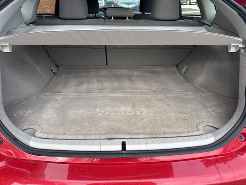 Used 2015 Toyota Prius Two image 32