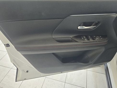 Used 2025 Nissan Kicks SR image 17