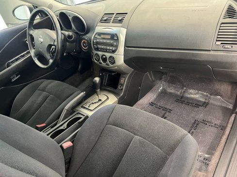 Used 2003 Nissan Altima 3.5 SE FWD image 15