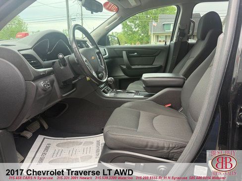 Used 2017 Chevrolet Traverse LT w/ Style and Technology Package AWD/4WD image 10