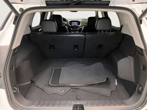 Certified 2024 GMC Terrain SLT AWD/4WD image 5