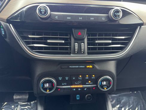 Used 2020 Ford Escape Titanium AWD/4WD image 29
