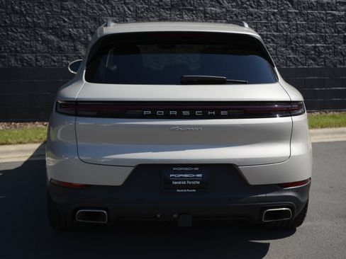Certified 2026 Porsche Cayenne AWD/4WD image 6