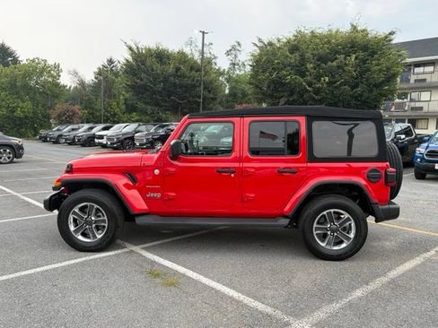 Used 2023 Jeep Wrangler Unlimited Sahara w/ Safety Group AWD/4WD image 4