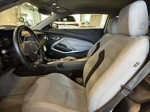 Used 2023 Chevrolet Camaro LT w/ Technology Package image 11