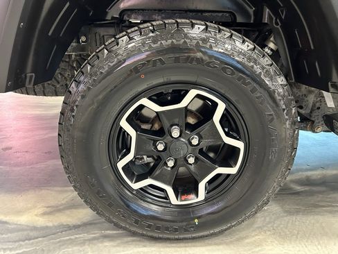 Used 2020 Jeep Gladiator Rubicon w/ Dual Top Group image 23