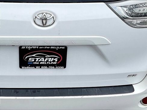 Used 2016 Toyota Sienna SE FWD image 24