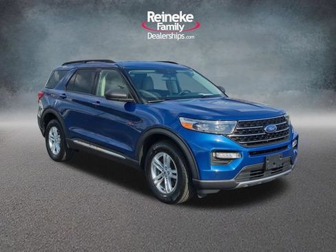 Used 2020 Ford Explorer XLT w/ Equipment Group 202A AWD/4WD image 3