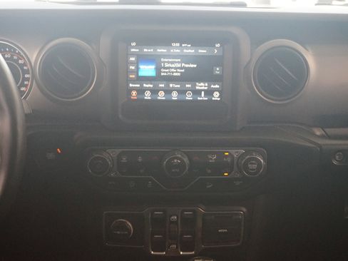 Used 2020 Jeep Wrangler Unlimited Sport S image 25