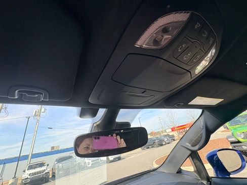 Used 2018 Chrysler Pacifica Limited FWD image 26