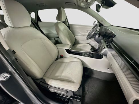 Used 2025 Hyundai Kona SEL FWD image 30