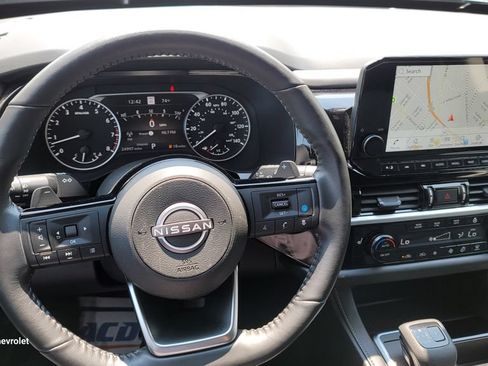 Used 2025 Nissan Pathfinder SL FWD image 20