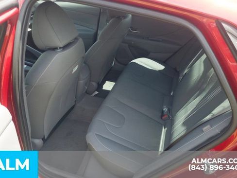 Used 2025 Hyundai Elantra Sport FWD image 16