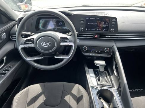 Used 2026 Hyundai Elantra Hybrid FWD image 23