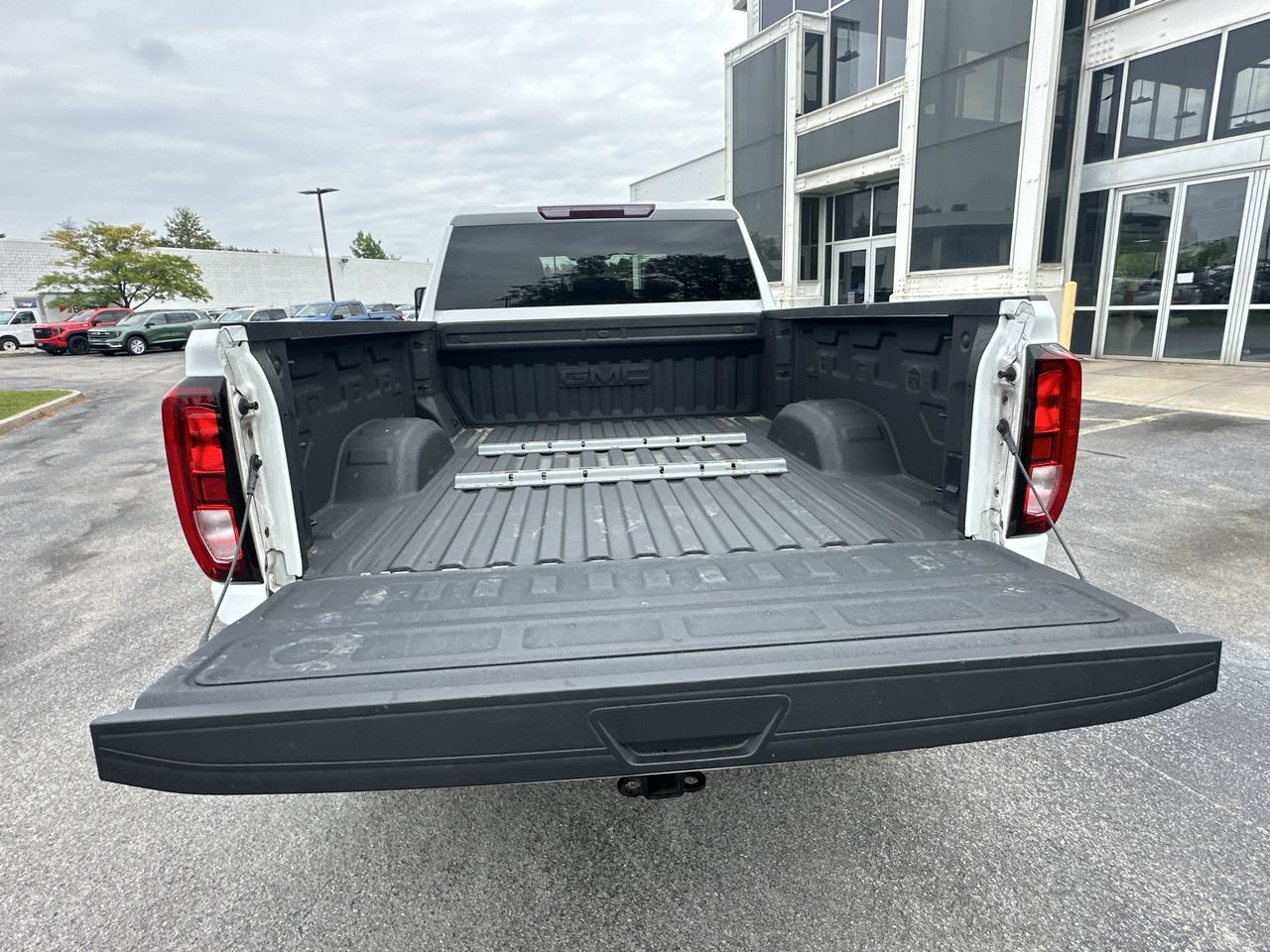 Used 2025 GMC Sierra 2500 SLE w/ SLE Value Package; AWD/4WD image 26