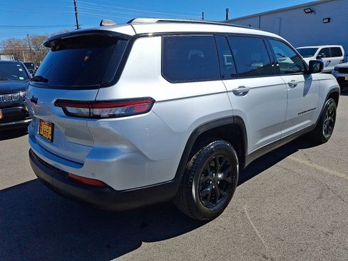 Certified 2025 Jeep Grand Cherokee L Altitude image 6