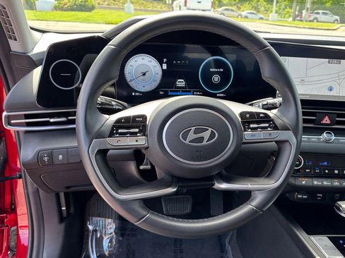 Used 2025 Hyundai Elantra SEL FWD image 27