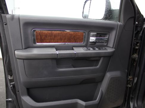 Used 2011 RAM 2500 Laramie w/ Cold Weather Group AWD/4WD image 8