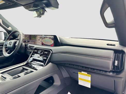 New 2025 Nissan Armada PRO-4X w/ Pro-4X Premium Package image 32