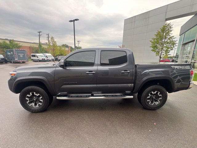 Used 2022 Toyota Tacoma TRD Off-Road AWD/4WD image 8