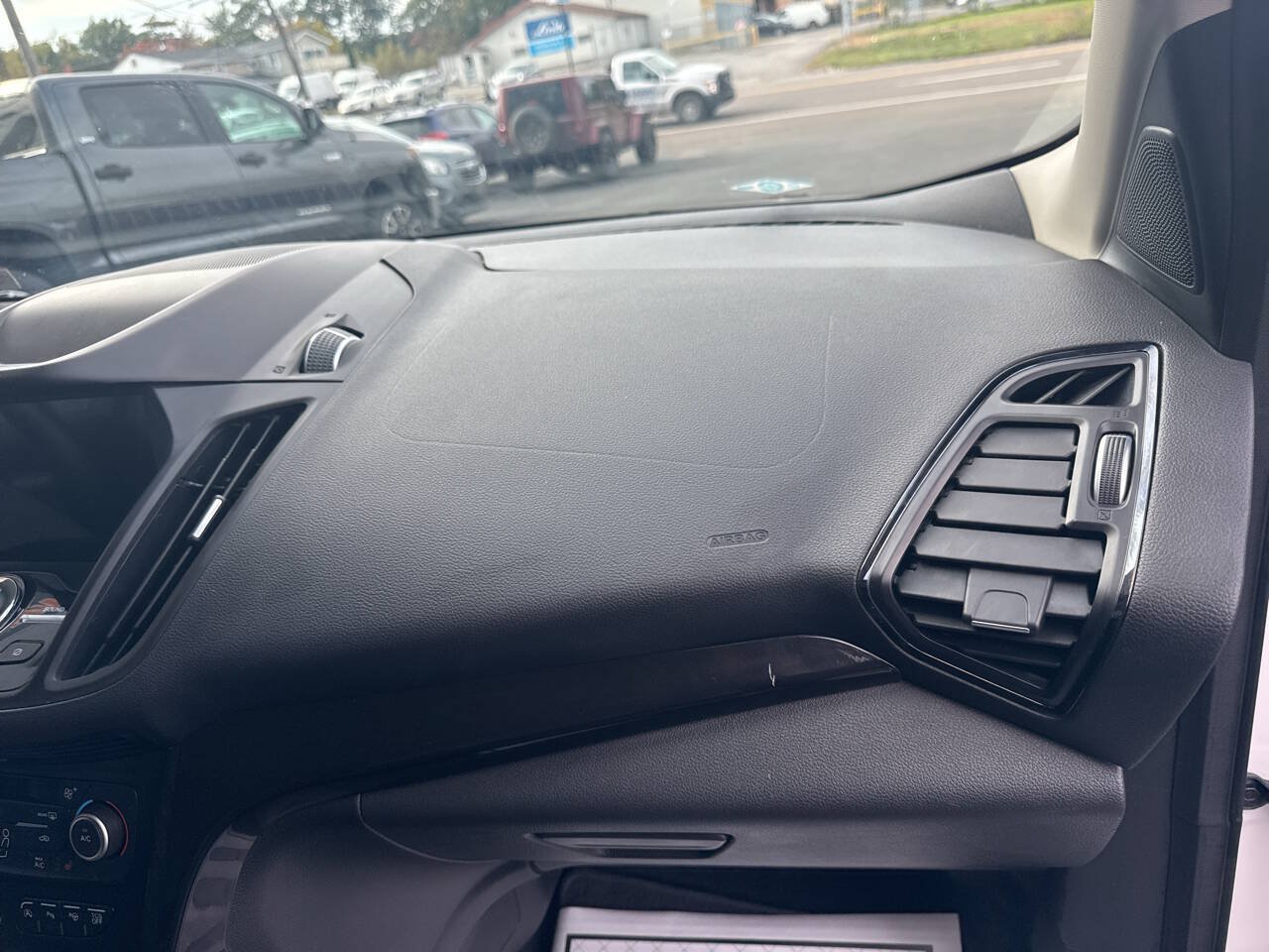 Used 2019 Ford Escape Titanium AWD/4WD image 26