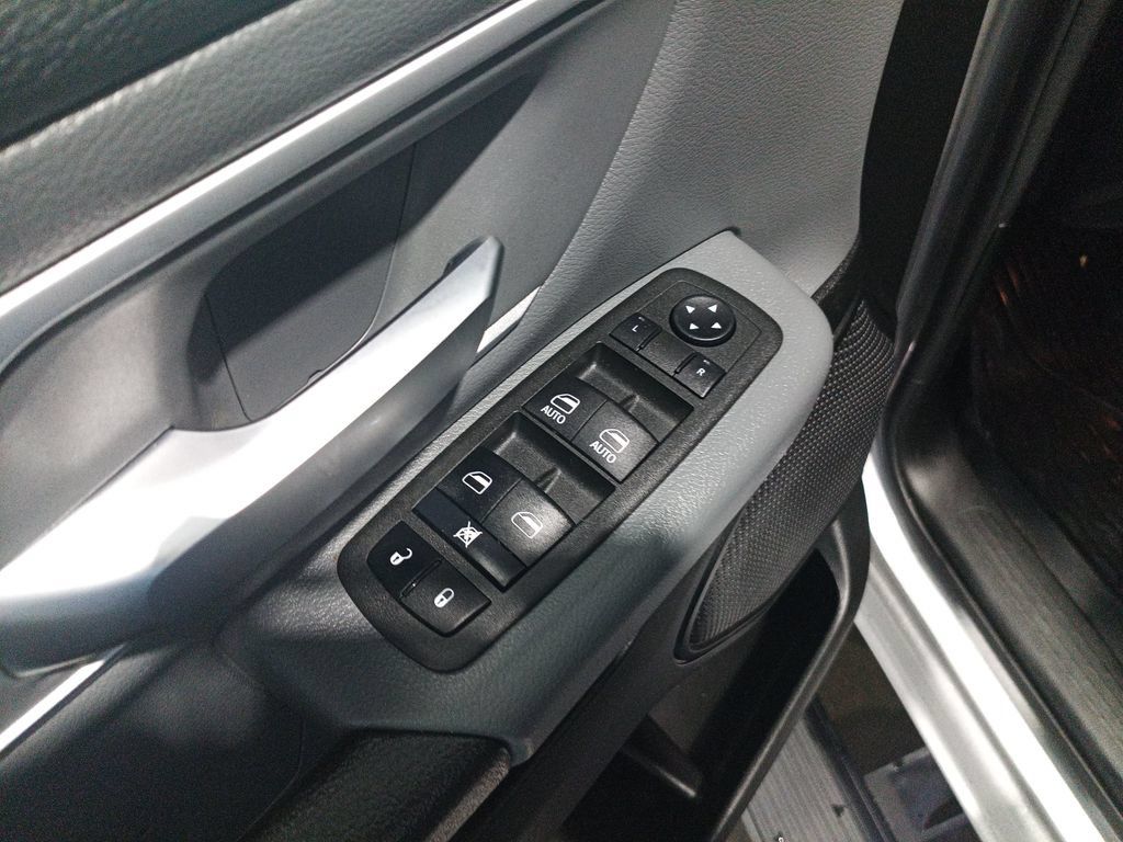 Used 2022 RAM 1500 Big Horn AWD/4WD image 11