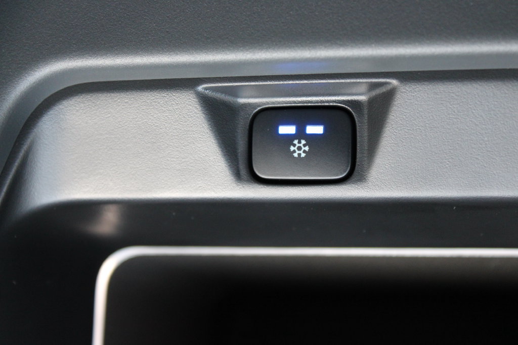 New 2026 Land Rover Defender 110 S AWD/4WD image 21