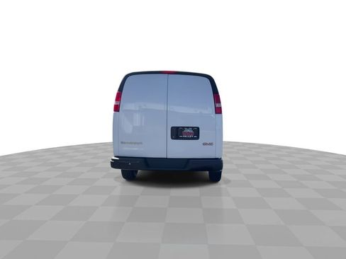 New 2026 GMC Savana 3500 w/ Driver Convenience Package RWD image 7