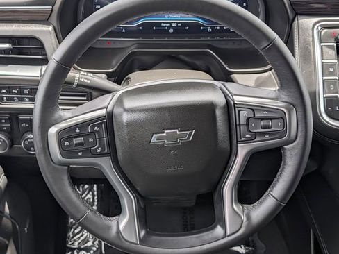 Used 2022 Chevrolet Tahoe Z71 w/ Luxury Package AWD/4WD image 12